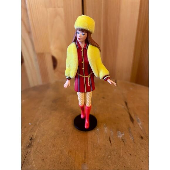 Hallmark 2004 SMASHEROO BARBIE Keepsake Ornament #11 in Series (4432) - Picture 2 of 9